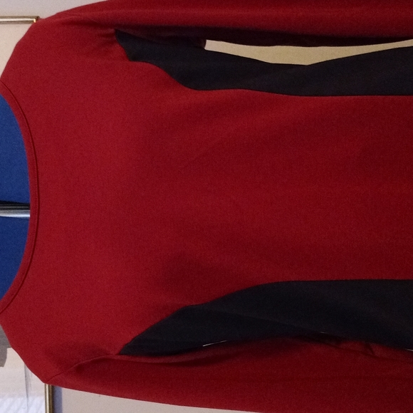 NEW & STUNNING Color Block Longsleeve Knit Top!! - Picture 5 of 5